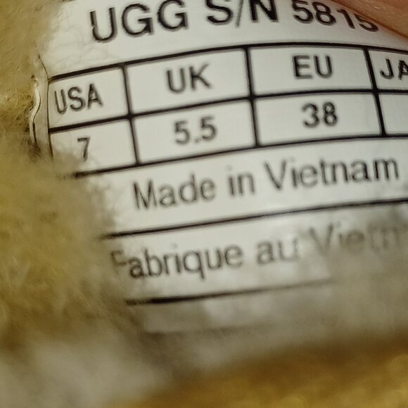 UGG Classic Boots Tan Size 7 - Picture 3 of 8